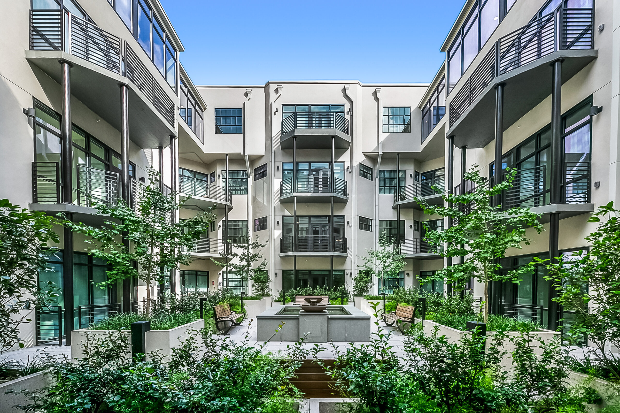 life-in-the-quarter-the-annex-apartments-in-french-quarter-new-orleans